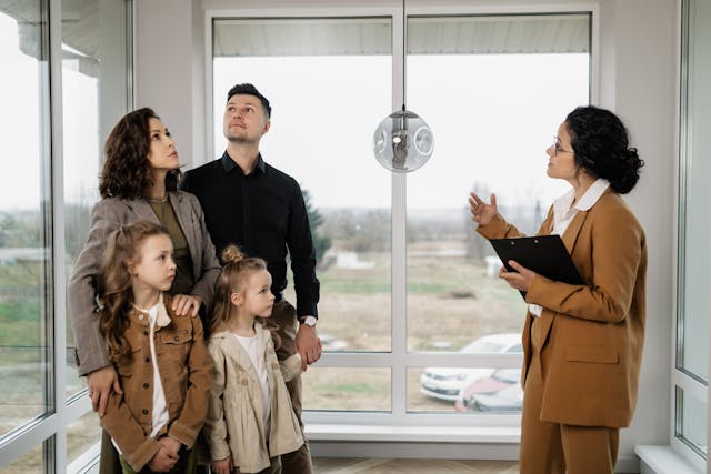 Realtor communicating with family