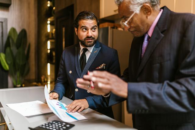 landlord-talking-to-an-investor